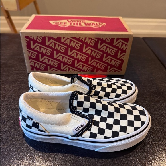 BNIB Vans Checkerboard Slip-On Sneaker Girls Sz 13 - Picture 2 of 6